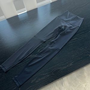 Lululemon Wunder Train High-Rise Tight 28" - Size 2 - Black